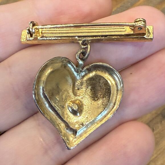 VTG Victorian Revival Bar Pin Brooch Dangle Sweetheart Heart Charm Gold Tone - Picture 4 of 9